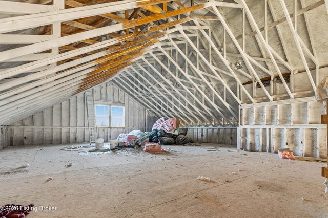 243 Kool Springs Dr, Shepherdsville, KY 40165