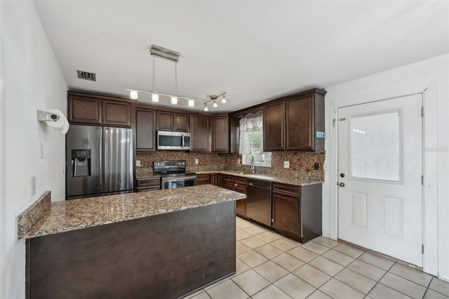 503 HOLT CIRCLE, Winter Haven, FL 33880