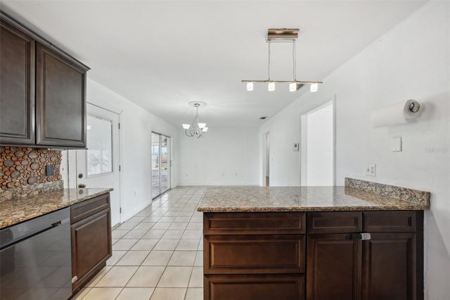 503 HOLT CIRCLE, Winter Haven, FL 33880