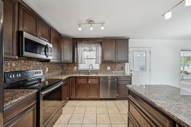 503 HOLT CIRCLE, Winter Haven, FL 33880