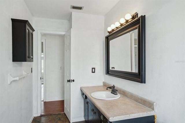 503 HOLT CIRCLE, Winter Haven, FL 33880