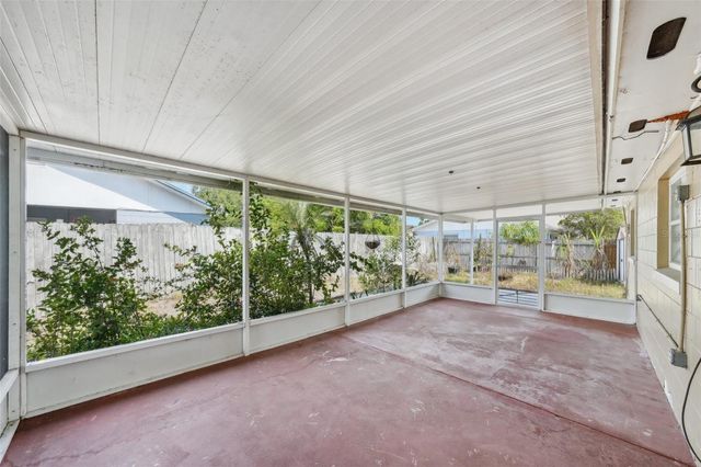 503 HOLT CIRCLE, Winter Haven, FL 33880