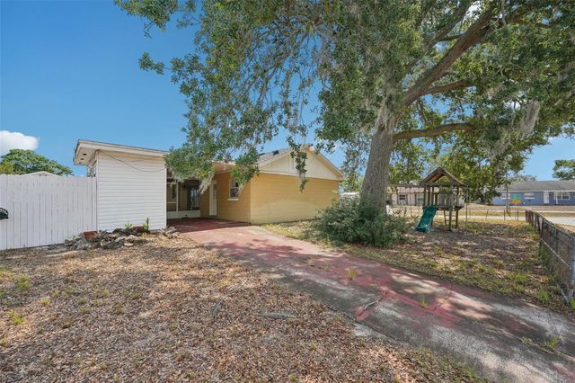 503 HOLT CIRCLE, Winter Haven, FL 33880