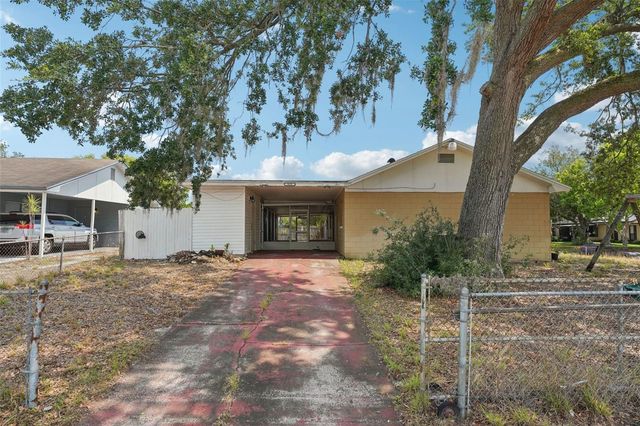 503 HOLT CIRCLE, Winter Haven, FL 33880