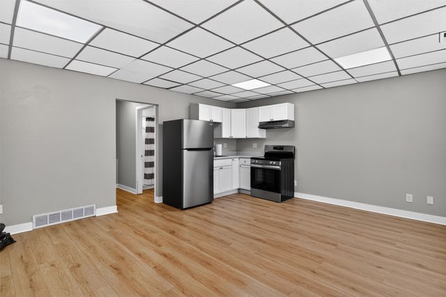 900 Morton Avenue, Des Moines, IA 50316