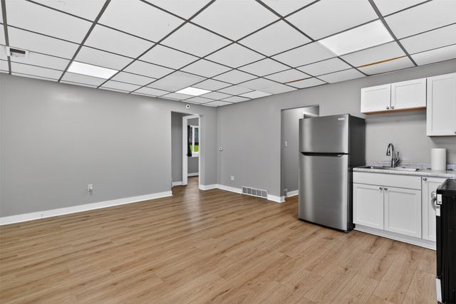 900 Morton Avenue, Des Moines, IA 50316