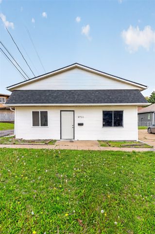 900 Morton Avenue, Des Moines, IA 50316