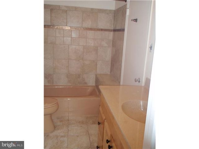 404 HOPKINS CT, North Wales, PA 19454