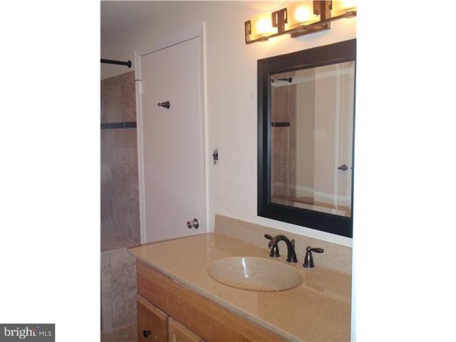 404 HOPKINS CT, North Wales, PA 19454