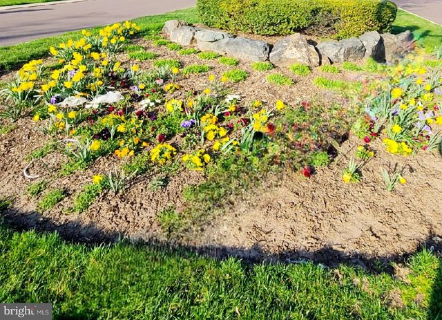 404 HOPKINS CT, North Wales, PA 19454