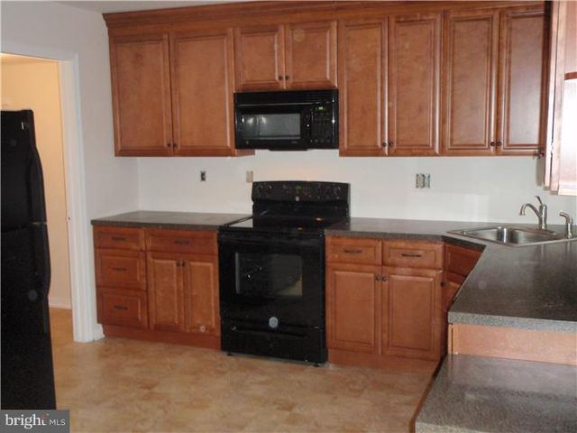 404 HOPKINS CT, North Wales, PA 19454