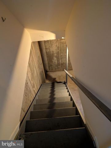 404 HOPKINS CT, North Wales, PA 19454