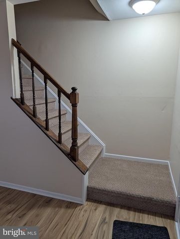 404 HOPKINS CT, North Wales, PA 19454