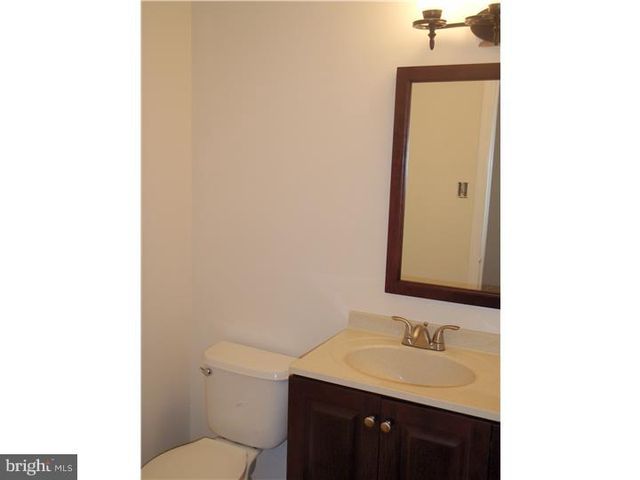 404 HOPKINS CT, North Wales, PA 19454