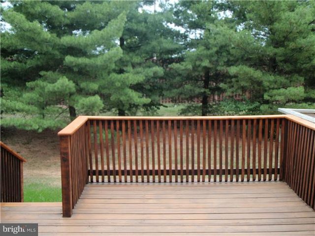 404 HOPKINS CT, North Wales, PA 19454