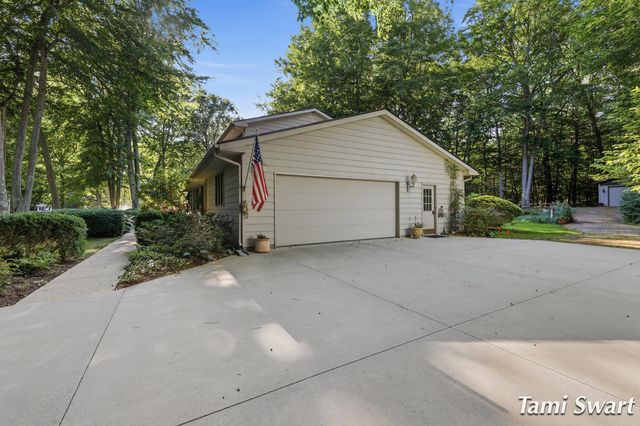 17565 Beech Hill Drive, Grand Haven Twp, MI 49417