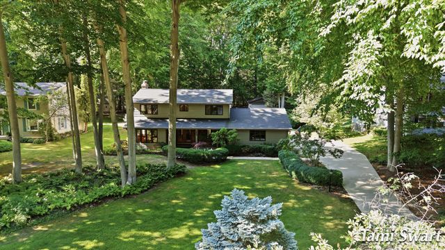 17565 Beech Hill Drive, Grand Haven Twp, MI 49417