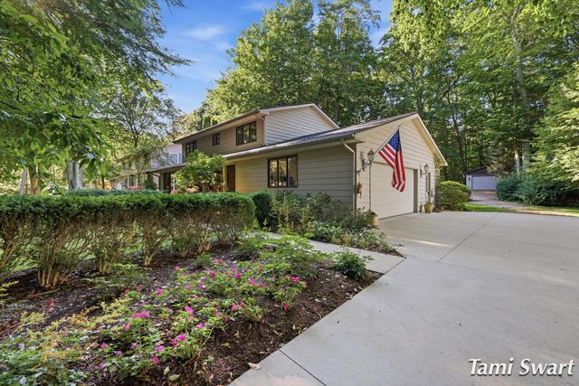 17565 Beech Hill Drive, Grand Haven Twp, MI 49417