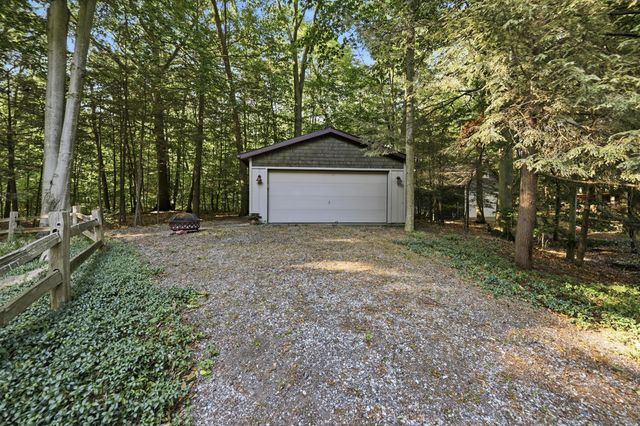 17565 Beech Hill Drive, Grand Haven Twp, MI 49417