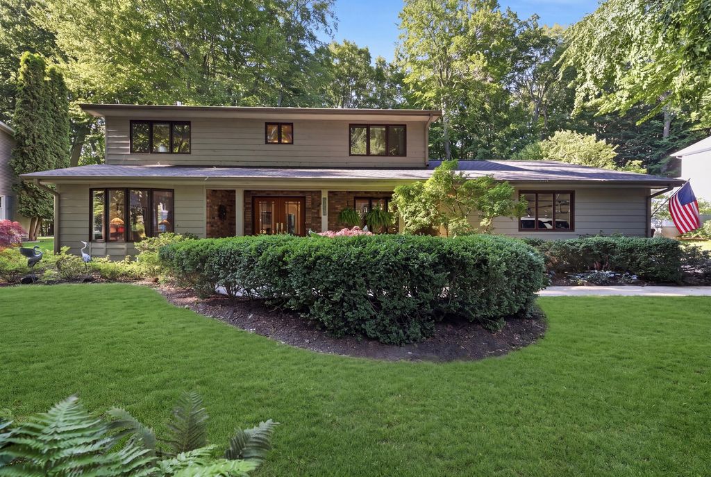 17565 Beech Hill Drive, Grand Haven Twp, MI 49417