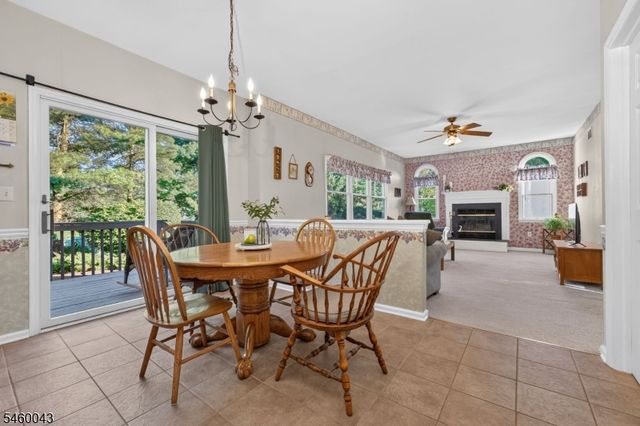 3 Cobblewood Ct, Lopatcong Twp., NJ 08865