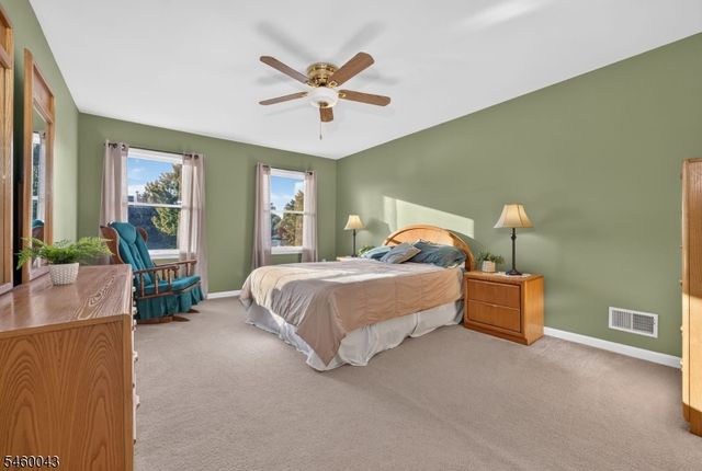 3 Cobblewood Ct, Lopatcong Twp., NJ 08865
