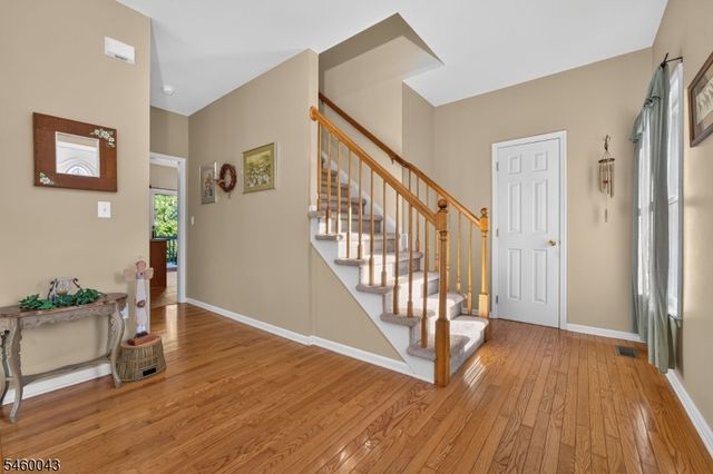 3 Cobblewood Ct, Lopatcong Twp., NJ 08865