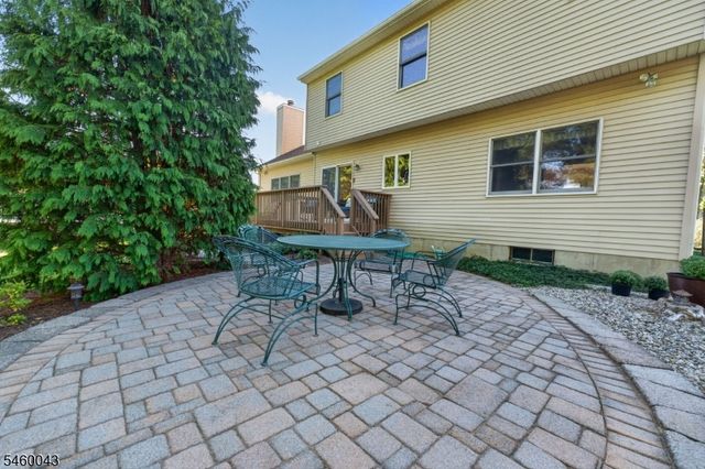 3 Cobblewood Ct, Lopatcong Twp., NJ 08865