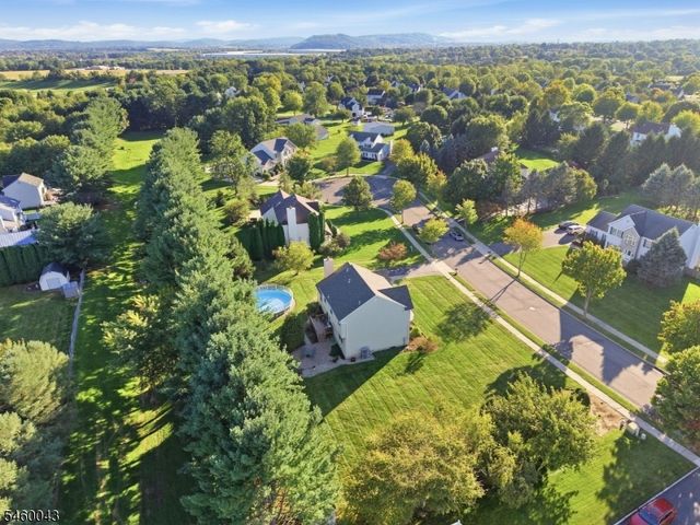 3 Cobblewood Ct, Lopatcong Twp., NJ 08865