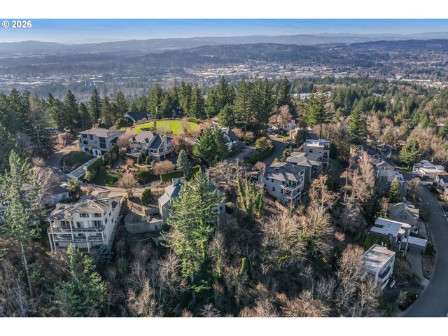 45 NANSEN SMT 4, Lake Oswego, OR 97035