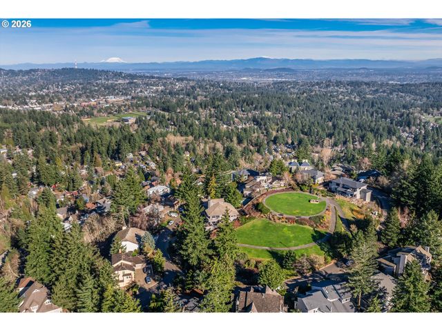 45 NANSEN SMT 4, Lake Oswego, OR 97035