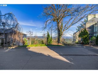45 NANSEN SMT 4, Lake Oswego, OR 97035