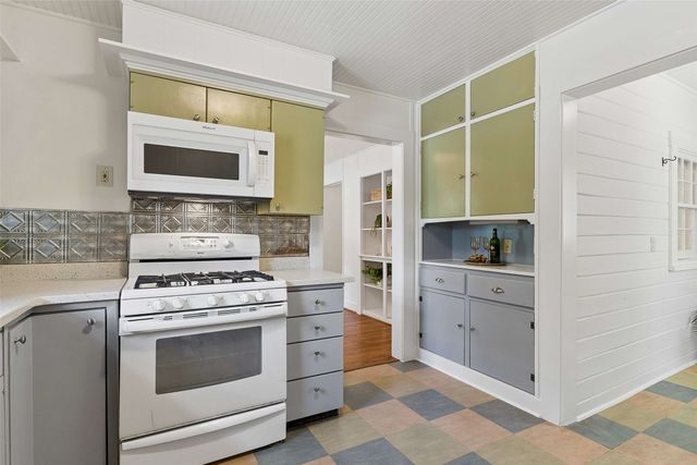 8902 Diceman Drive, Dallas, TX 75218