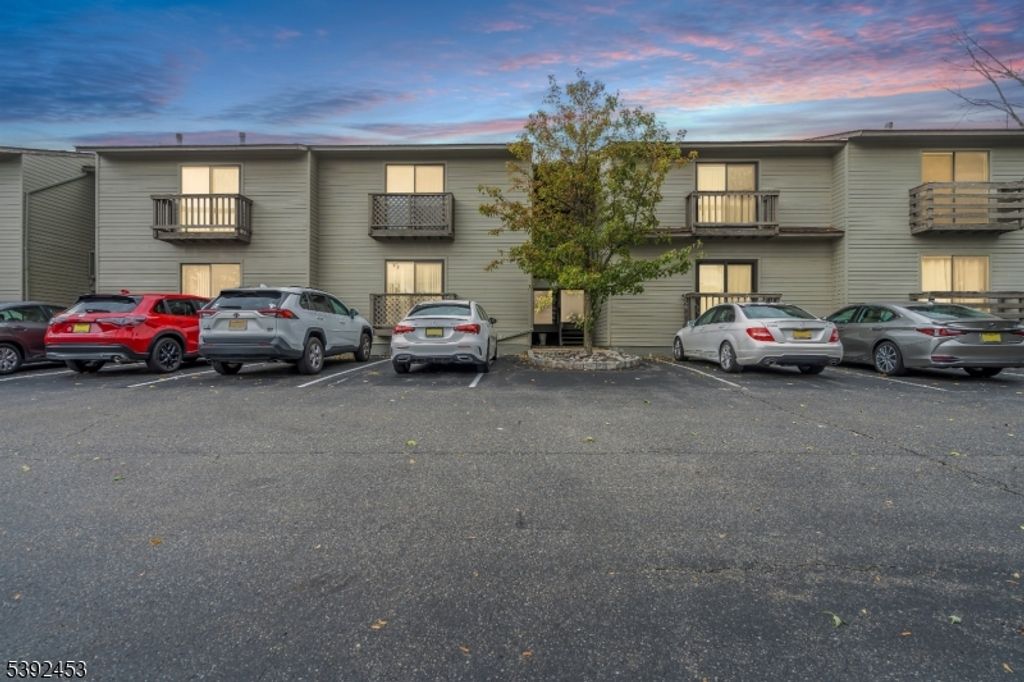 1910 Spruce Hills Dr 1910, Glen Gardner Boro, NJ 08826