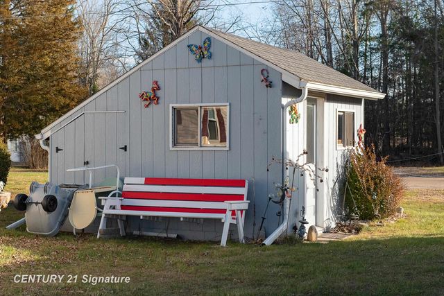 777 Kaypat Street, Hope, MI 48628