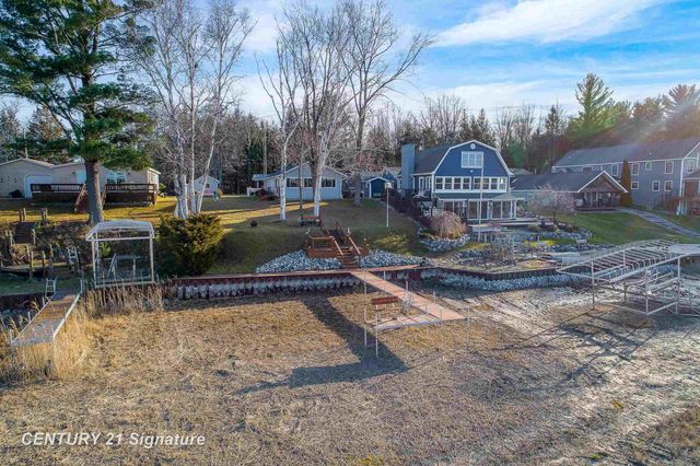 777 Kaypat Street, Hope, MI 48628