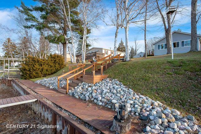 777 Kaypat Street, Hope, MI 48628
