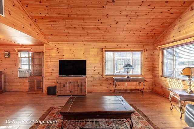 777 Kaypat Street, Hope, MI 48628