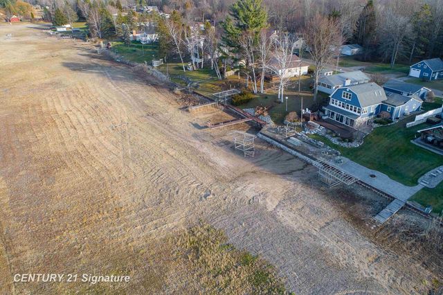 777 Kaypat Street, Hope, MI 48628