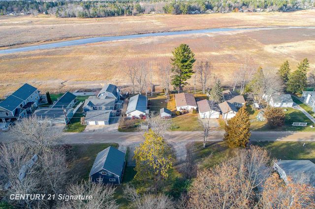 777 Kaypat Street, Hope, MI 48628