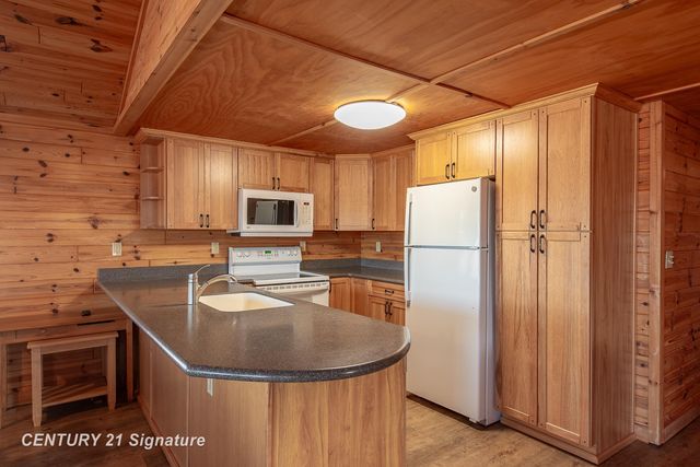 777 Kaypat Street, Hope, MI 48628