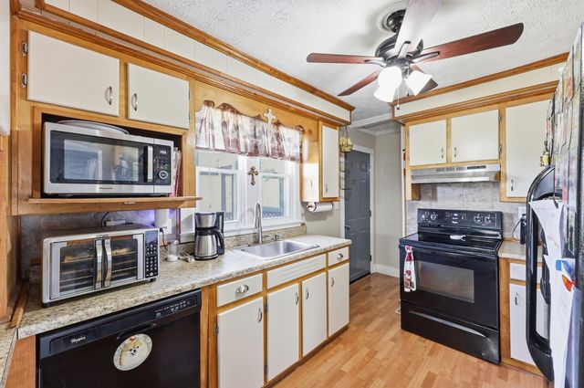 819 Bellows Mill Road, Harrodsburg, KY 40330