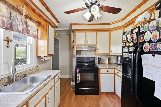 819 Bellows Mill Road, Harrodsburg, KY 40330