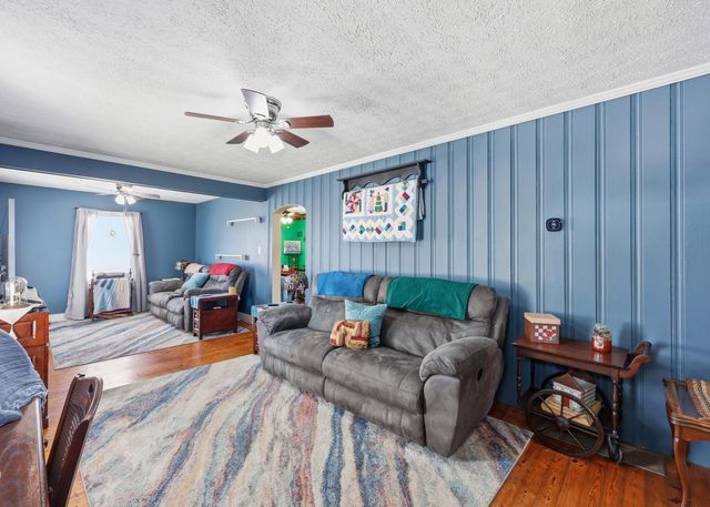 819 Bellows Mill Road, Harrodsburg, KY 40330
