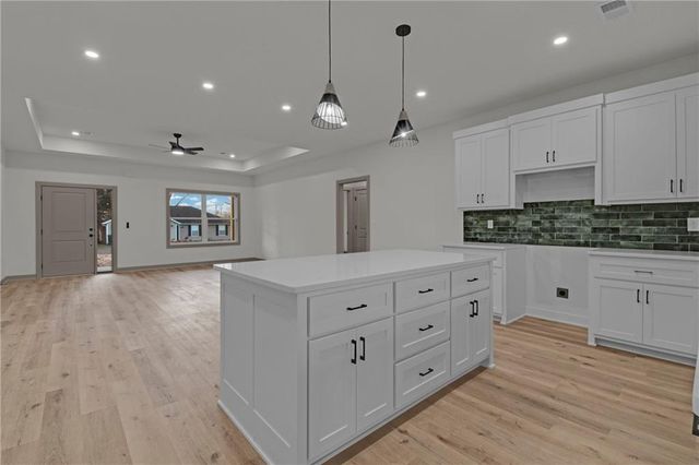 405 N Armstrong Street, Pleasant Hill, MO 64080