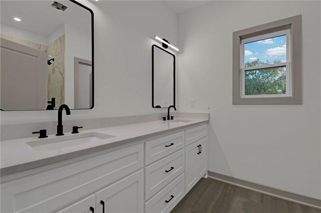 405 N Armstrong Street, Pleasant Hill, MO 64080