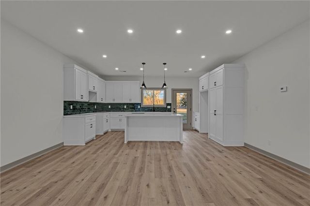 405 N Armstrong Street, Pleasant Hill, MO 64080