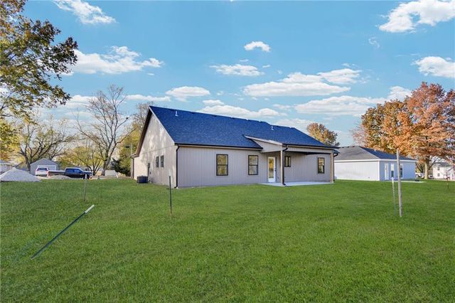 405 N Armstrong Street, Pleasant Hill, MO 64080