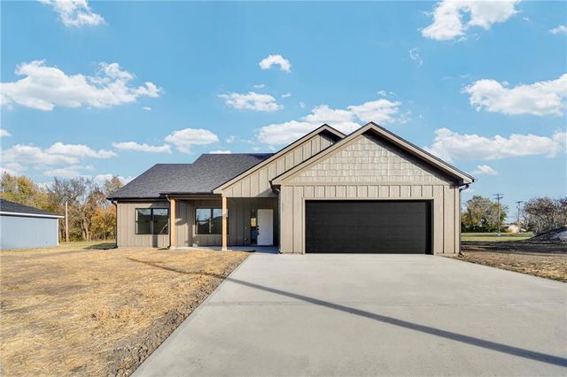 405 N Armstrong Street, Pleasant Hill, MO 64080