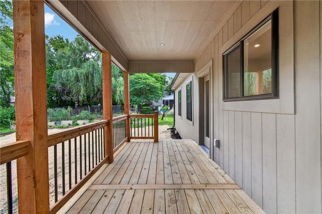 405 N Armstrong Street, Pleasant Hill, MO 64080